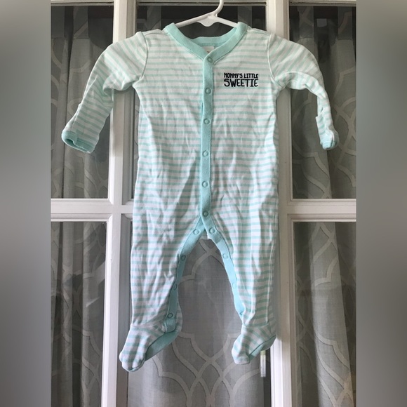 Like-new Gymboree 0-3 months Mommy’s Little Sweetie purple whale footie newborn - Picture 1 of 5